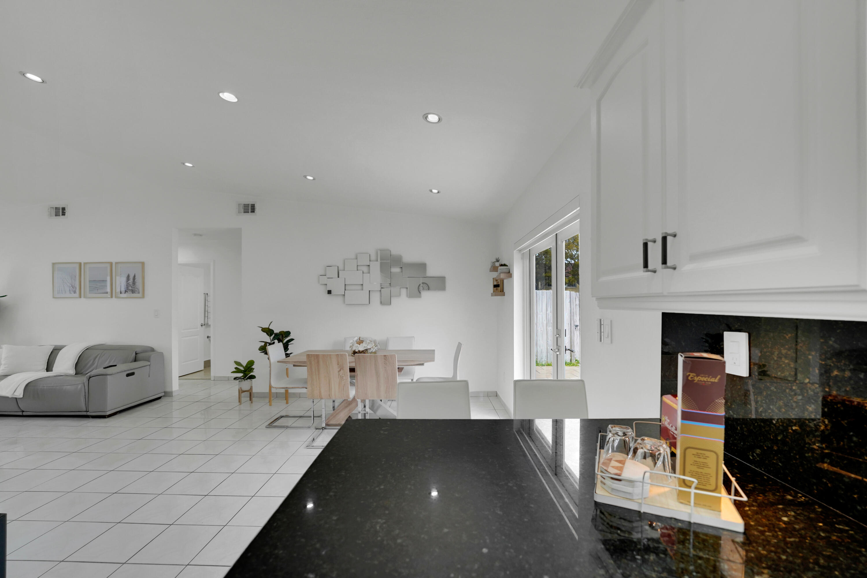 17255 Northwest 72nd Court Hialeah, FL 33015 - Photo 17 of 51 DSC03030