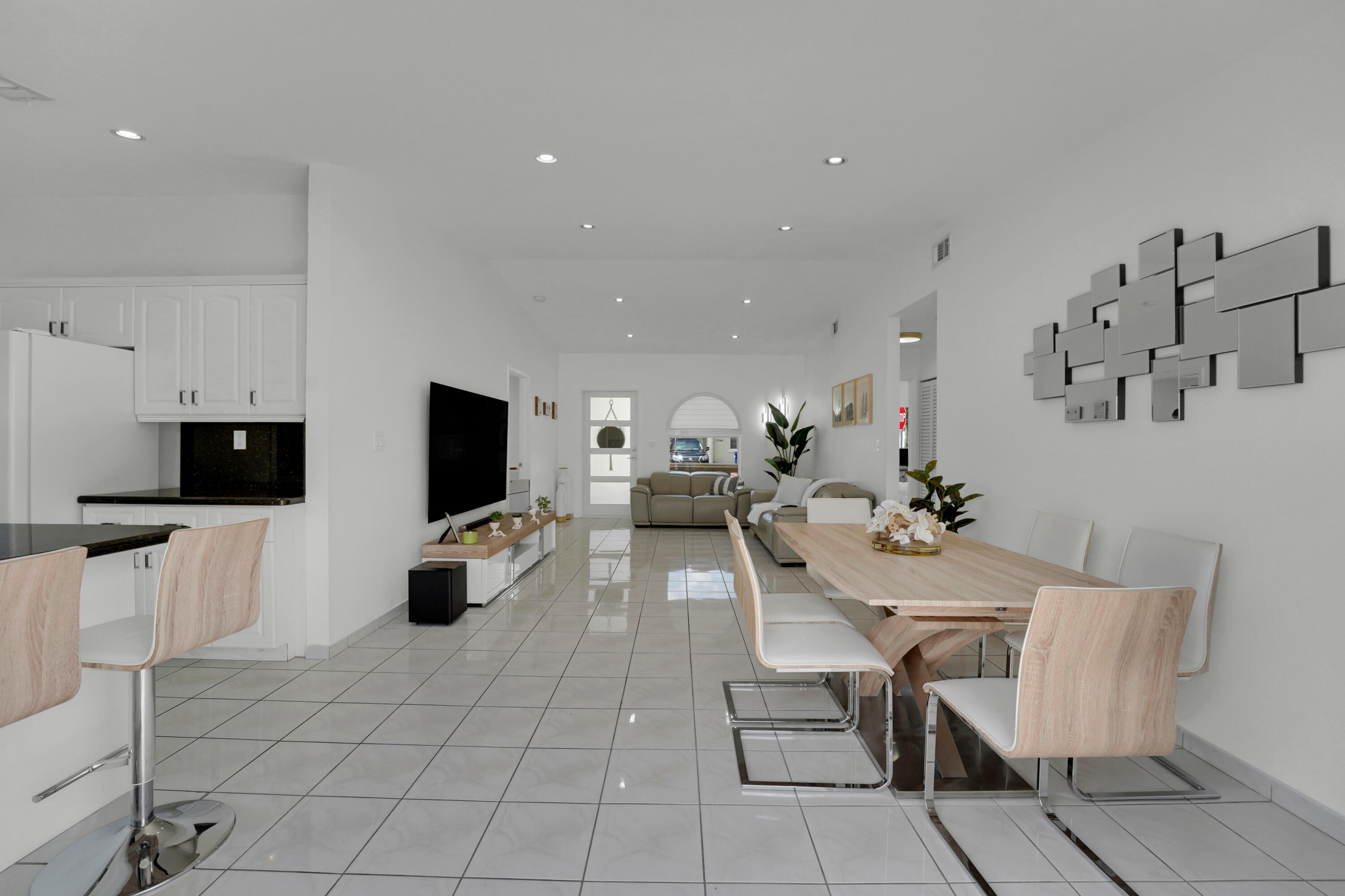 17255 Northwest 72nd Court Hialeah, FL 33015 - Photo 18 of 51 DSC03033