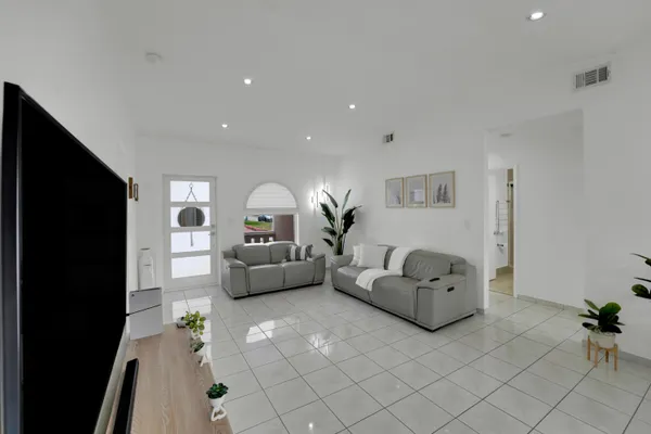 $3,375 | 17255 Northwest 72nd Court, Hialeah, FL 33015