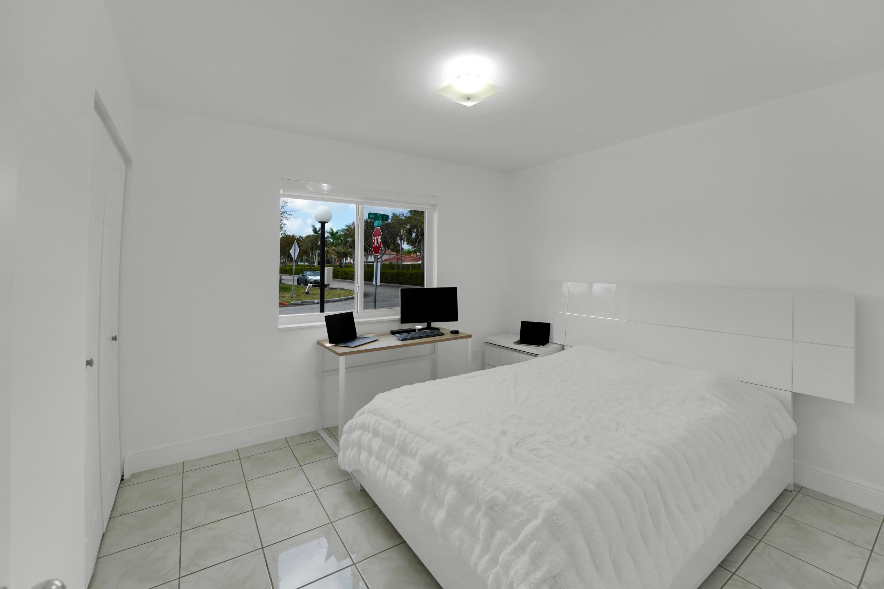 17255 Northwest 72nd Court Hialeah, FL 33015 - Photo 25 of 51 DSC03067