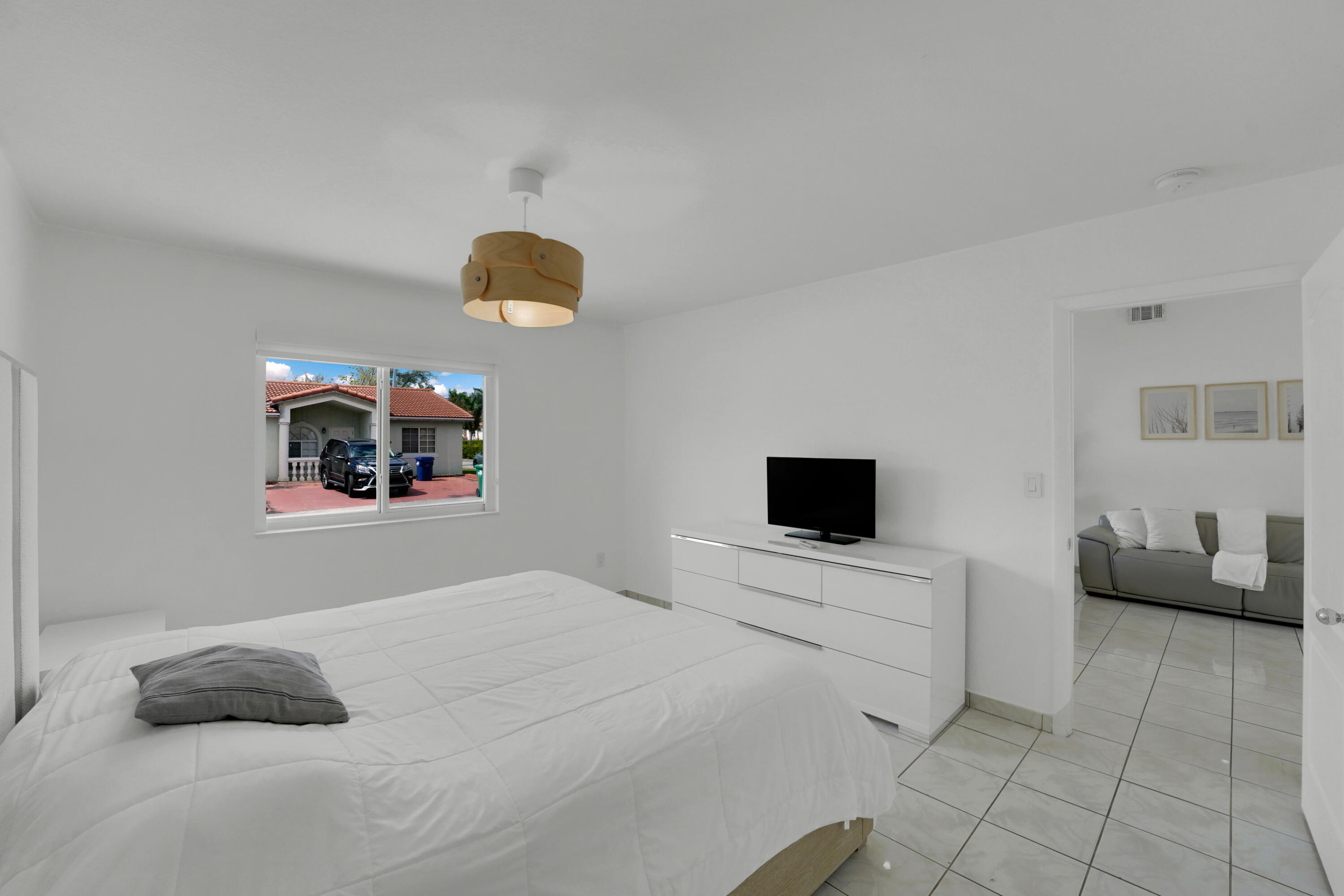 17255 Northwest 72nd Court Hialeah, FL 33015 - Photo 31 of 51 DSC03106