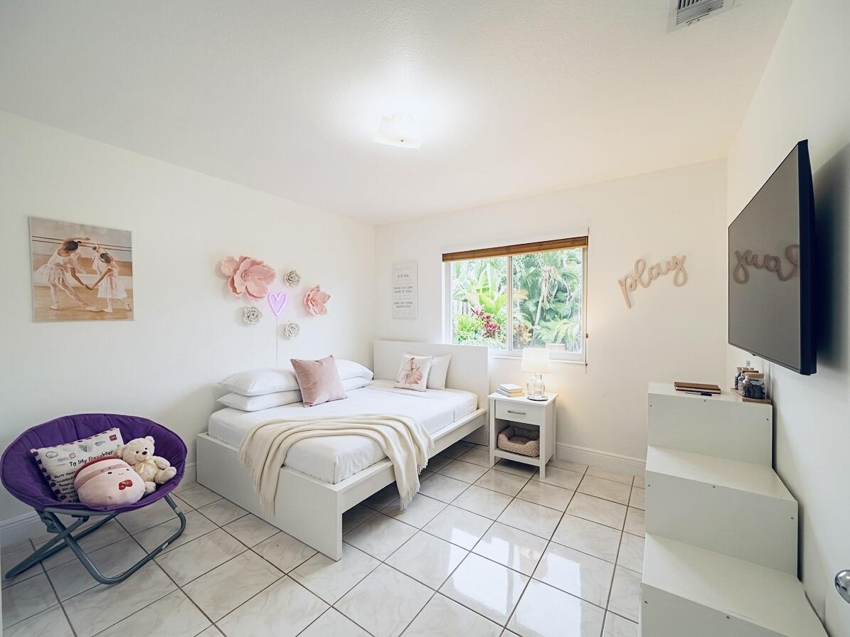 17255 Northwest 72nd Court Hialeah, FL 33015 - Photo 35 of 51 IMG_2553