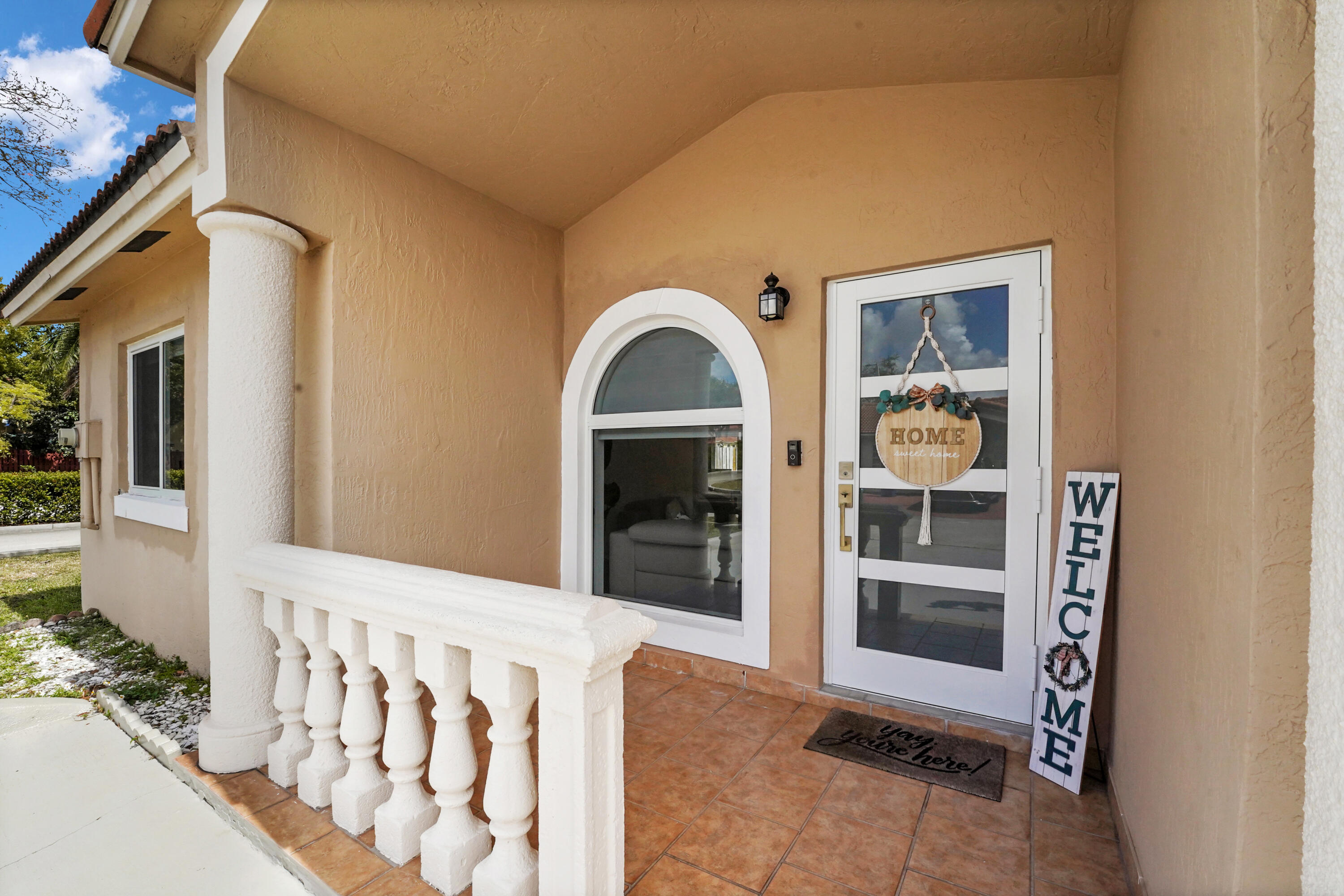 17255 Northwest 72nd Court Hialeah, FL 33015 - Photo 4 of 51 DSC03115