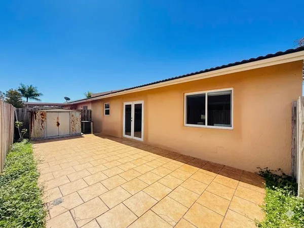 $3,375 | 17255 Northwest 72nd Court, Hialeah, FL 33015