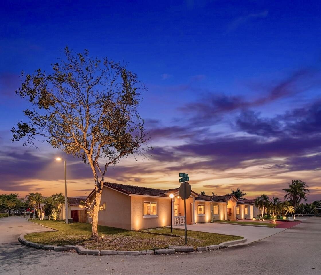 17255 Northwest 72nd Court Hialeah, FL 33015 - Photo 50 of 51 IMG_2575