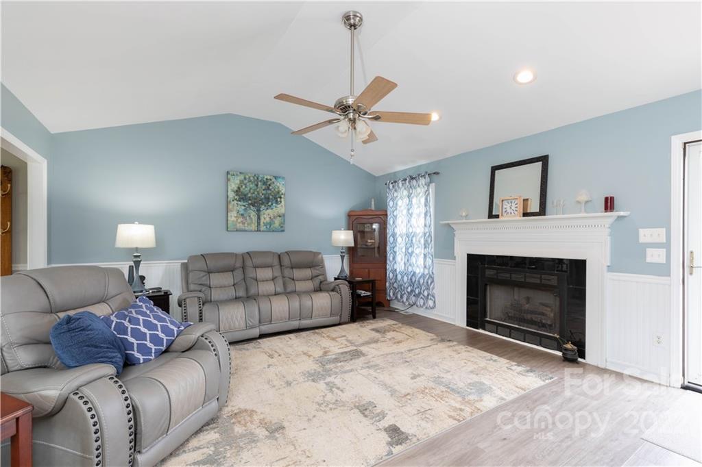 930 Tirzah Road York, SC 29745 - Photo 5 of 33 Gallery Image 5