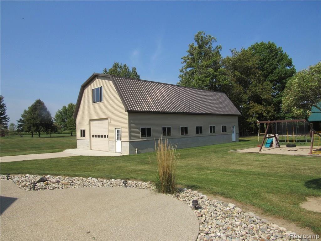 23801 Irwin Road Armada, MI 48005 - Photo 7 of 36 BARN