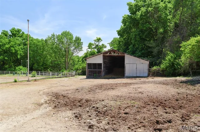 $699,000 | 5501 Dober Lane, St. Louis, MO 63129