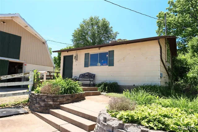 $699,000 | 5501 Dober Lane, St. Louis, MO 63129