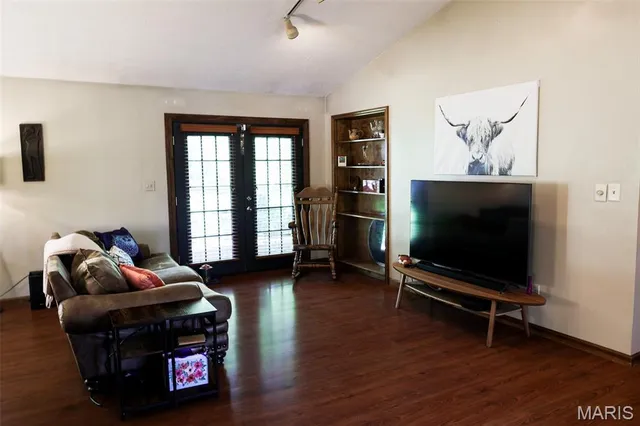 $699,000 | 5501 Dober Lane, St. Louis, MO 63129