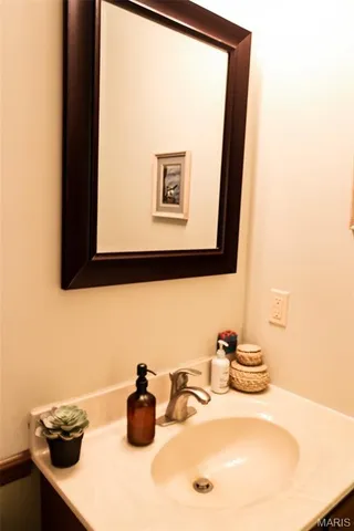 $699,000 | 5501 Dober Lane, St. Louis, MO 63129