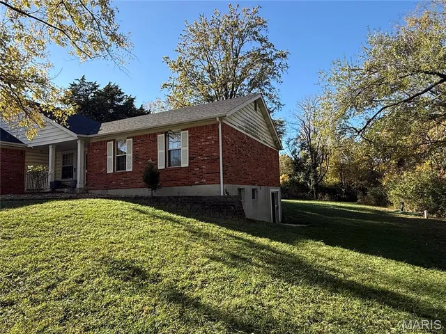 $699,000 | 5501 Dober Lane, St. Louis, MO 63129