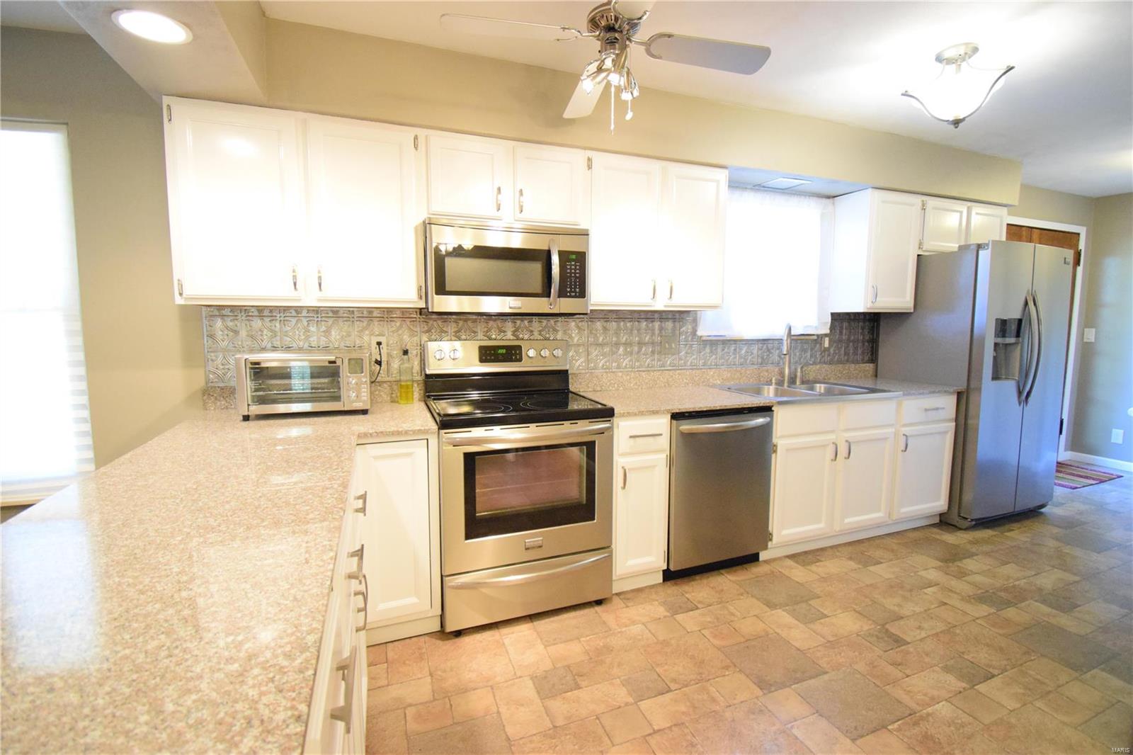 210 Blue Ridge Drive Belleville, IL 62223 - Photo 21 of 40 Gallery Image 21