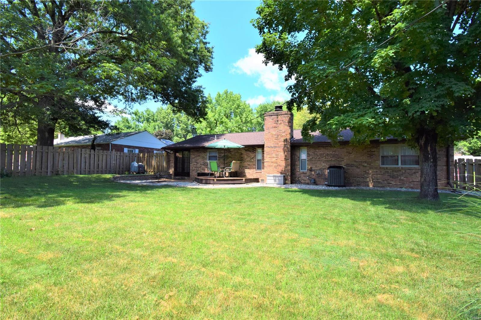 210 Blue Ridge Drive Belleville, IL 62223 - Photo 4 of 40 Gallery Image 4