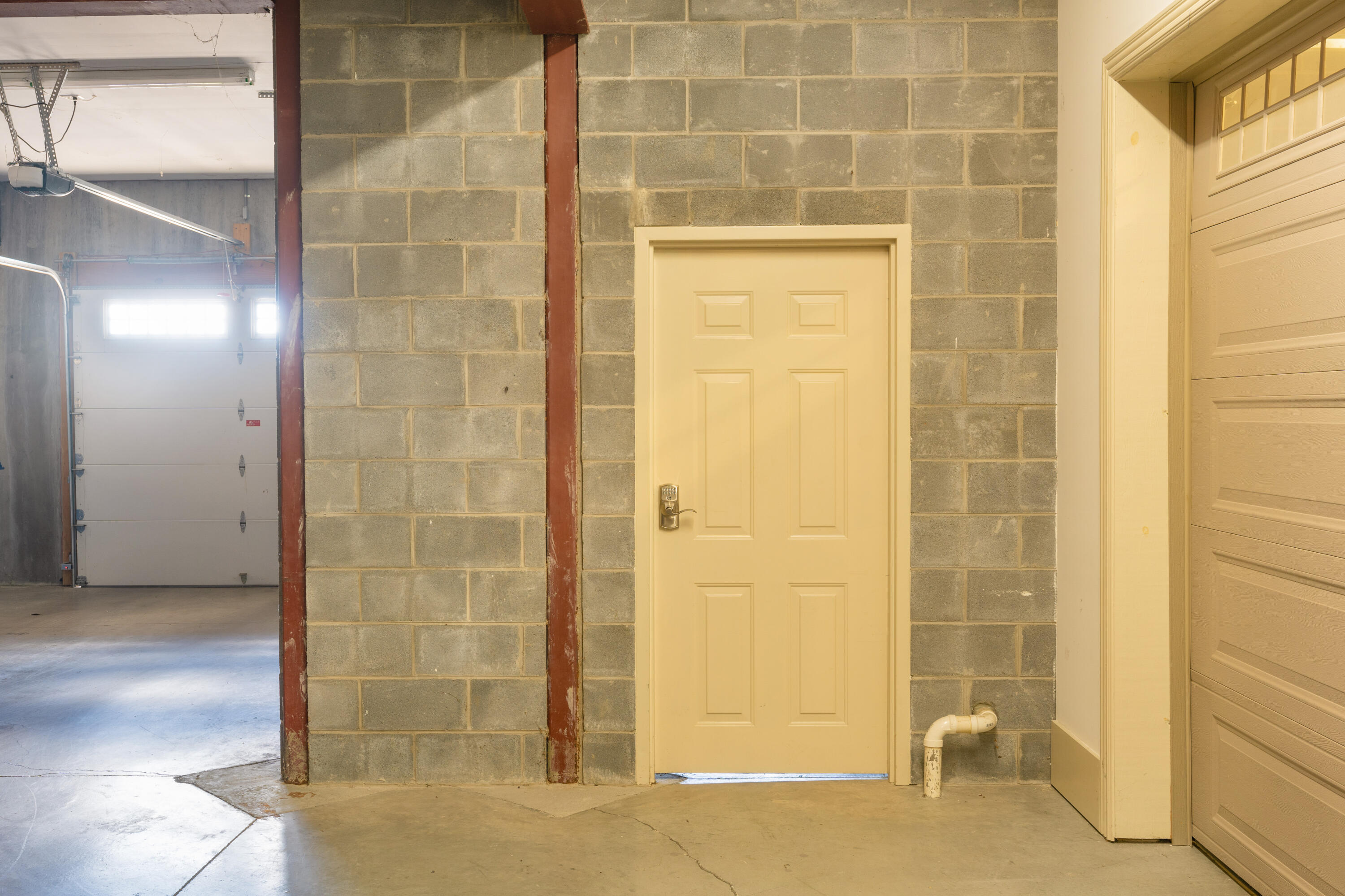 554 Whitehall Road, Unit 122 Chattanooga, TN 37405 - Photo 54 of 58 51 - 554 Whitehall - Garage