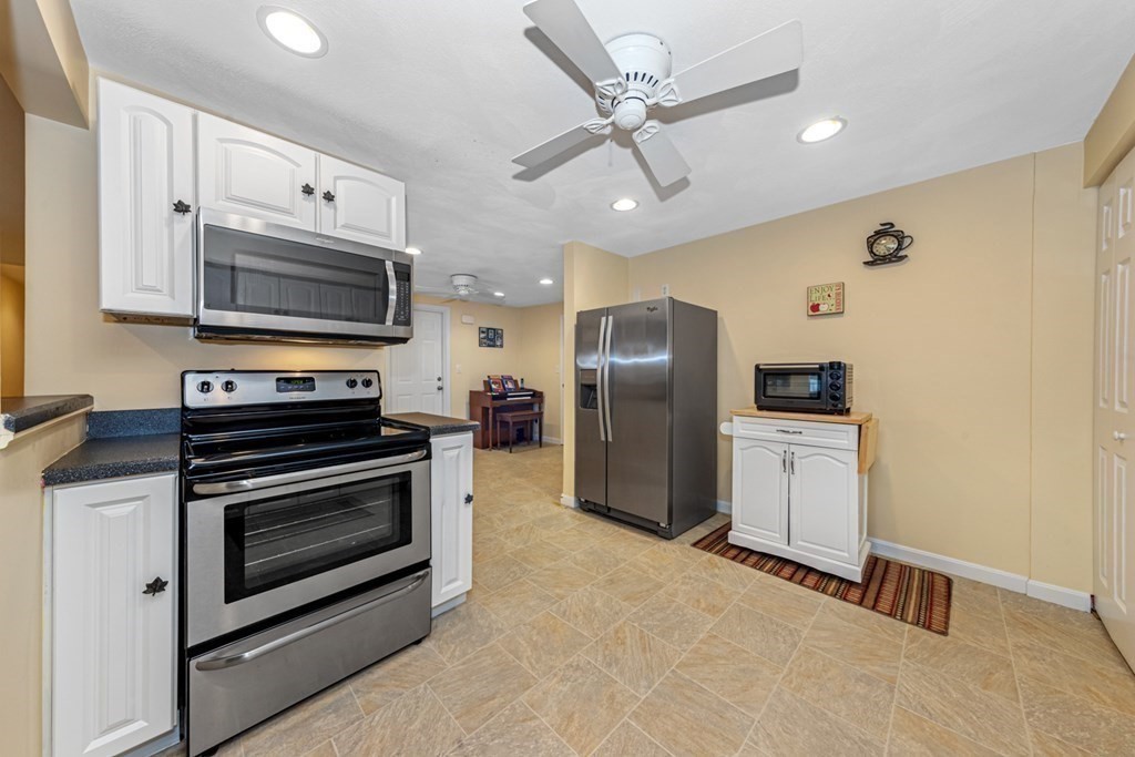 10 Massachusetts Avenue Danvers, MA 01923 - Photo 24 of 36