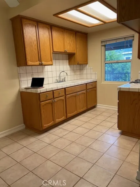 1316 West Valencia Drive Fullerton, CA 92833 - Photo 4 of 11