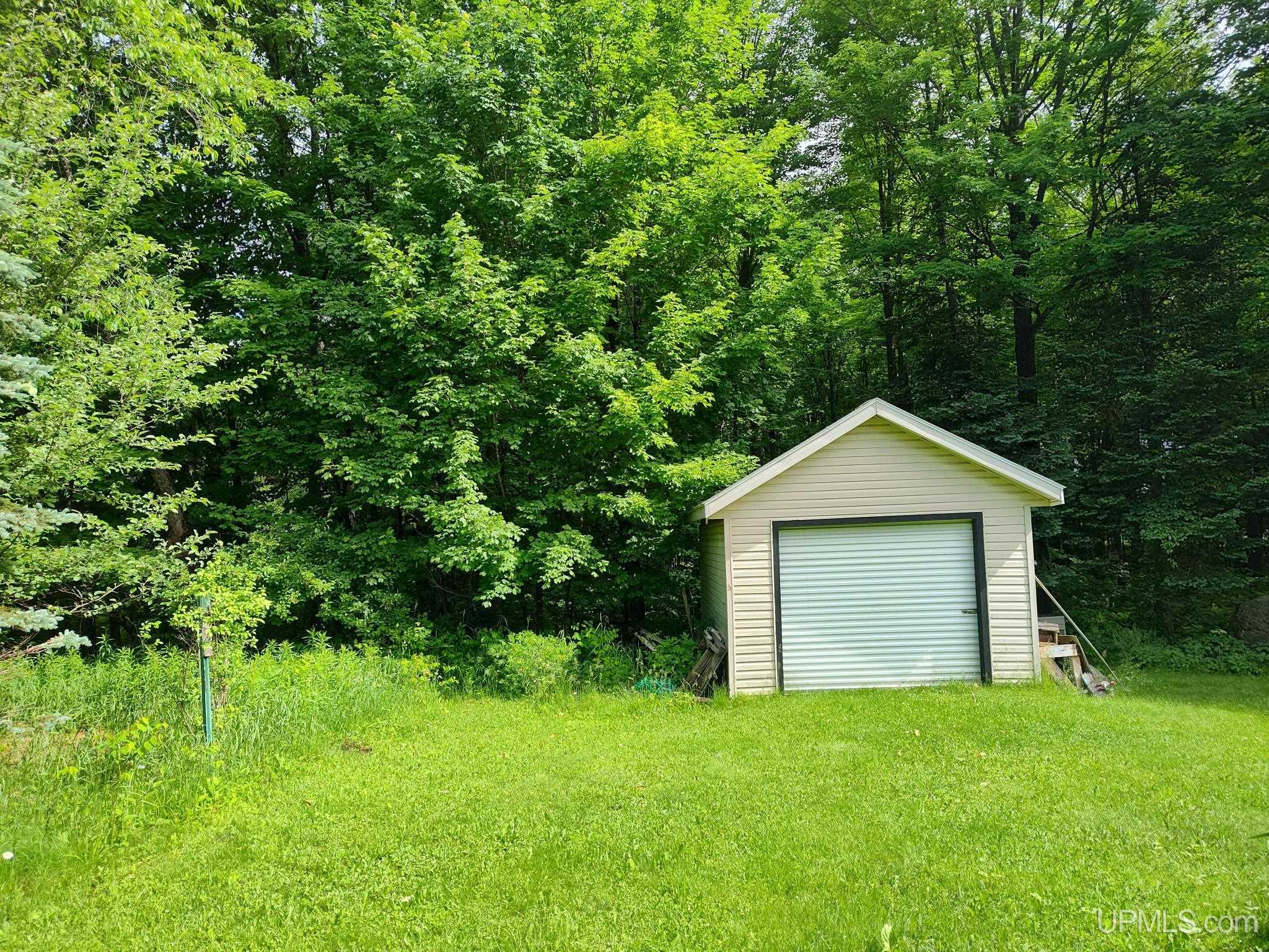 497 Bates-Amasa Road Iron River, MI 49935 - Photo 7 of 40