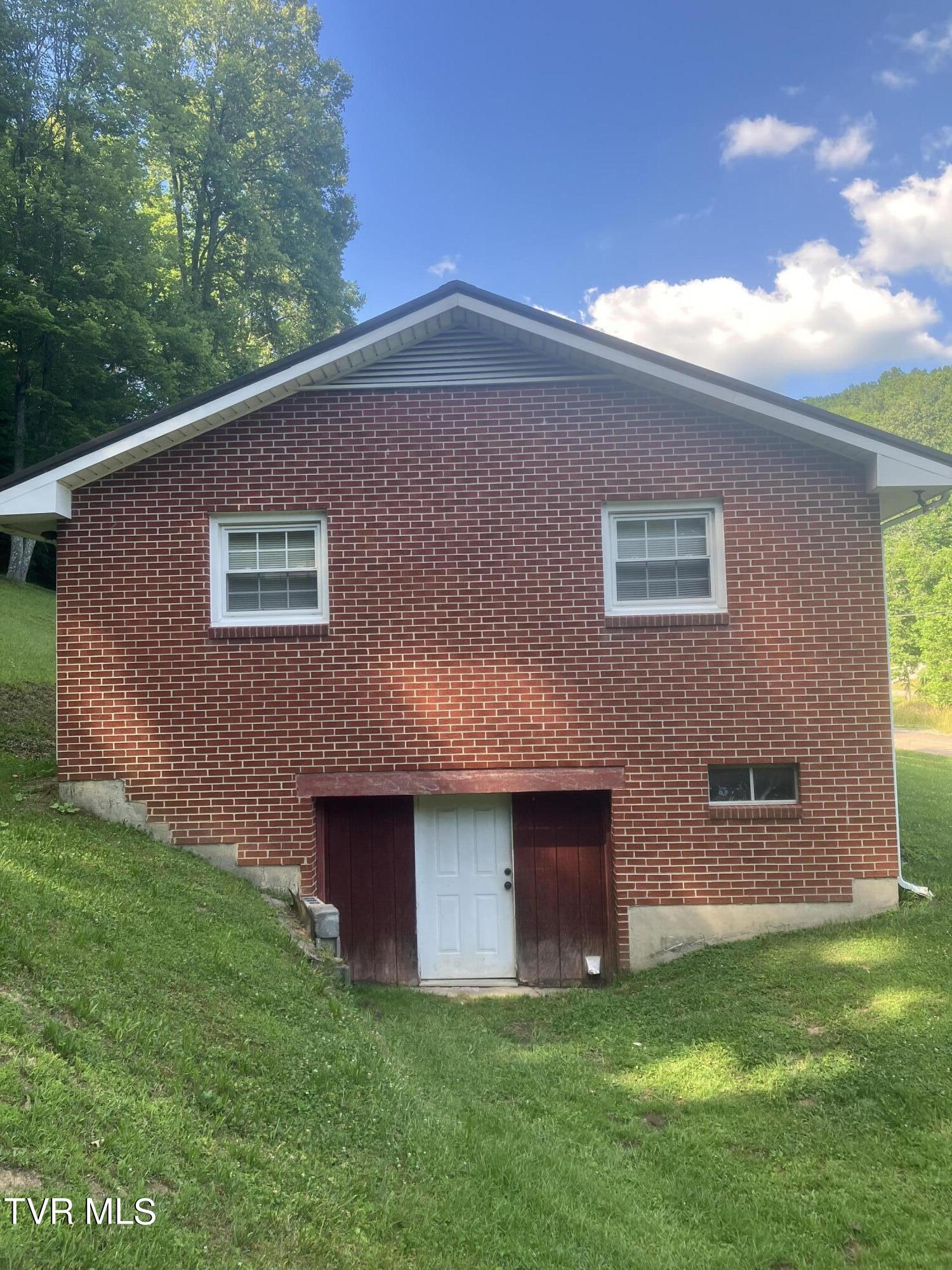 7247 Birchfield Road Wise, VA 24293 - Photo 44 of 51 OUTSIDE ENTRY
