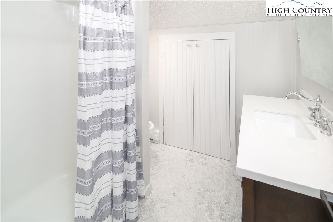 138 The Ponds Road, Unit B Banner Elk, NC 28604 - Photo 19 of 30 Gallery Image 19
