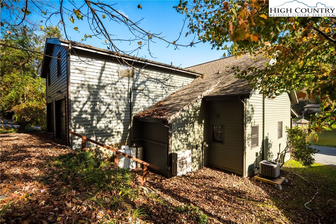 138 The Ponds Road, Unit B Banner Elk, NC 28604 - Photo 3 of 30 Gallery Image 3
