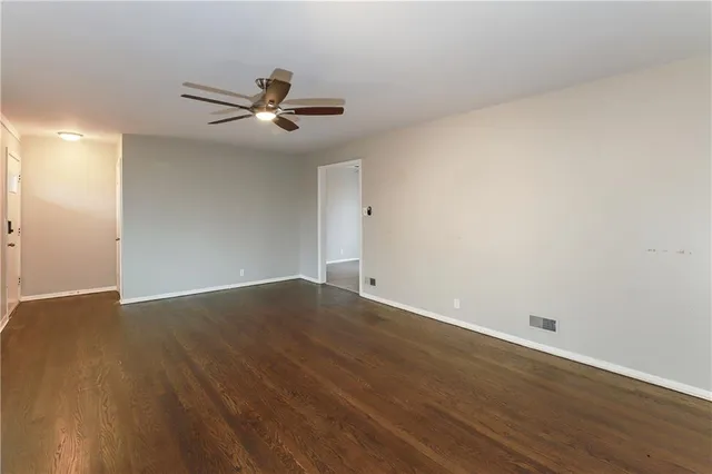 $1,825 | 5833 North Lenox Avenue, Kansas City, MO 64151