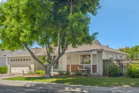 $835,000 | 15915 Via Toledo, San Lorenzo, CA 94580