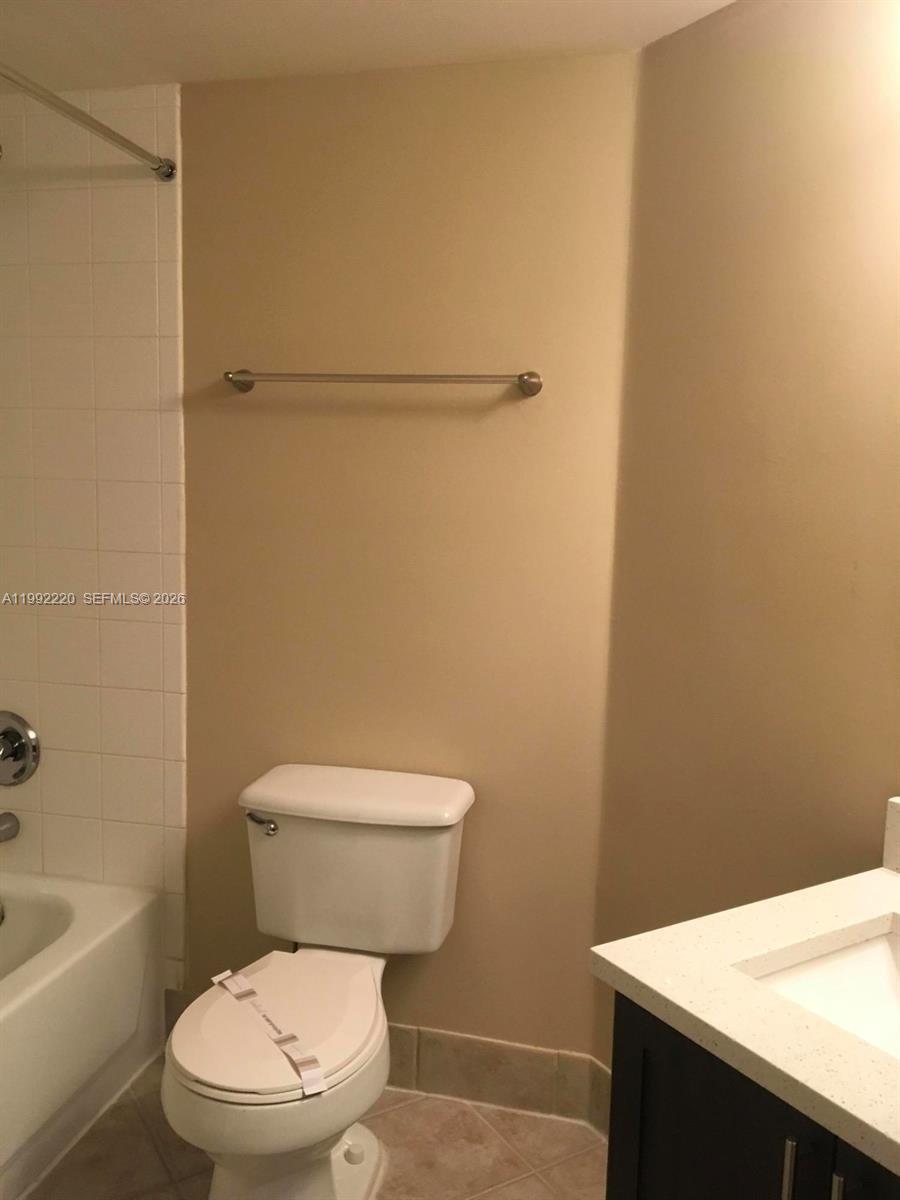 4175 Haverhill Road, Unit 906 West Palm Beach, FL 33417 - Photo 5 of 5