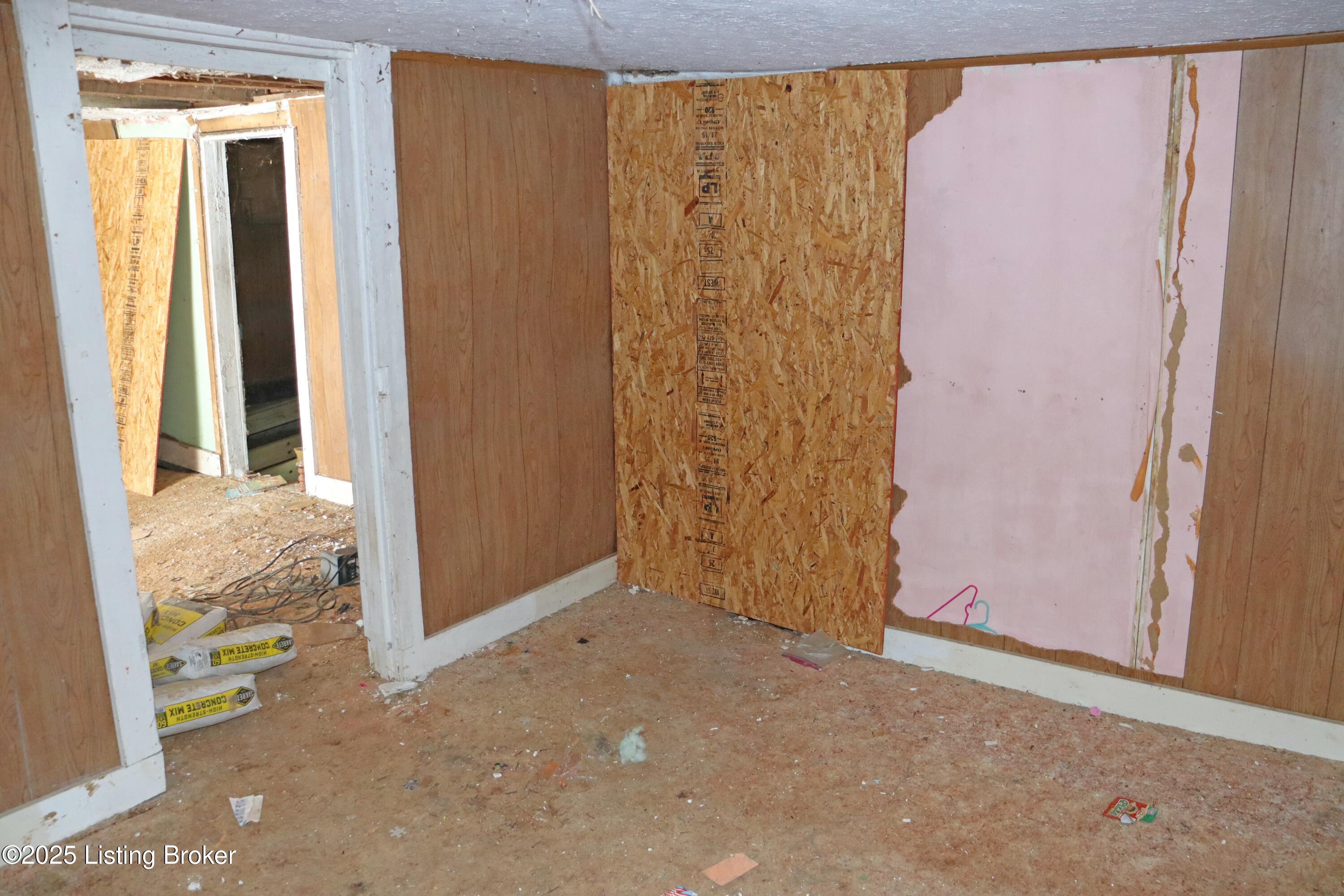 182 Cemetery Road New Castle, KY 40050 - Photo 27 of 32 Bedroom 1
