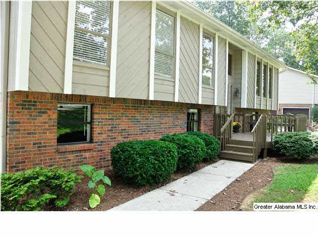 1421 Tropical Lane Alabaster, AL 35007 - Photo 2 of 31