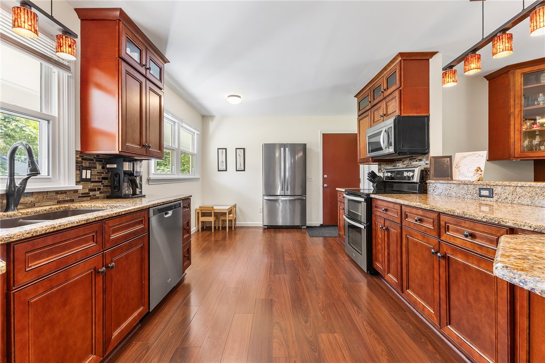 7 Aldwick Rise Perinton, NY 14450 - Photo 5 of 34
