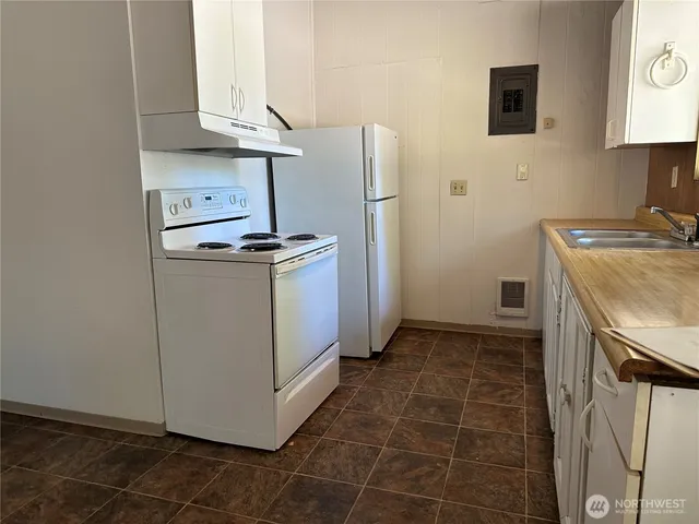 $1,695 | 480 East Timberlake Drive, Shelton, WA 98584