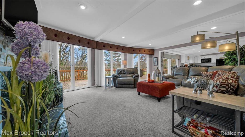 404 Shellbourne Drive Rochester Hills, MI 48309 - Photo 20 of 52