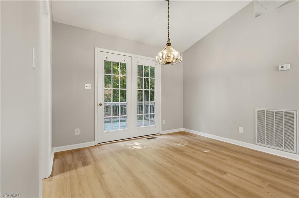 3604 Akers Court High Point, NC 27263 - Photo 6 of 32