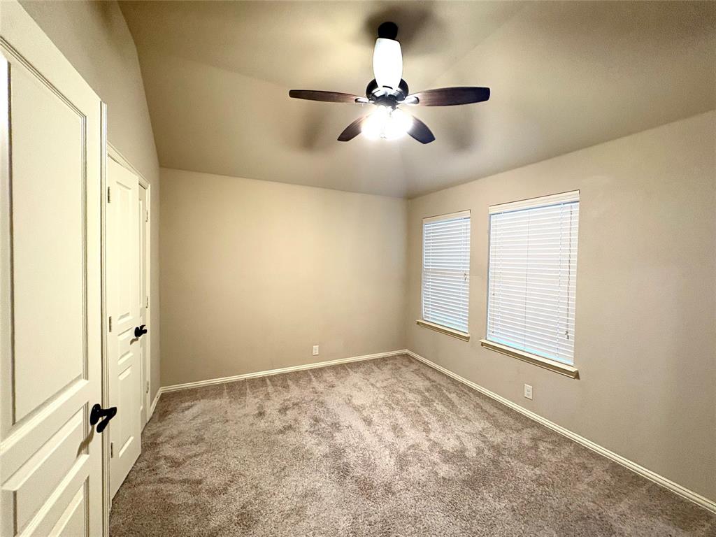 550 Lily Street Crowley, TX 76036 - Photo 4 of 18