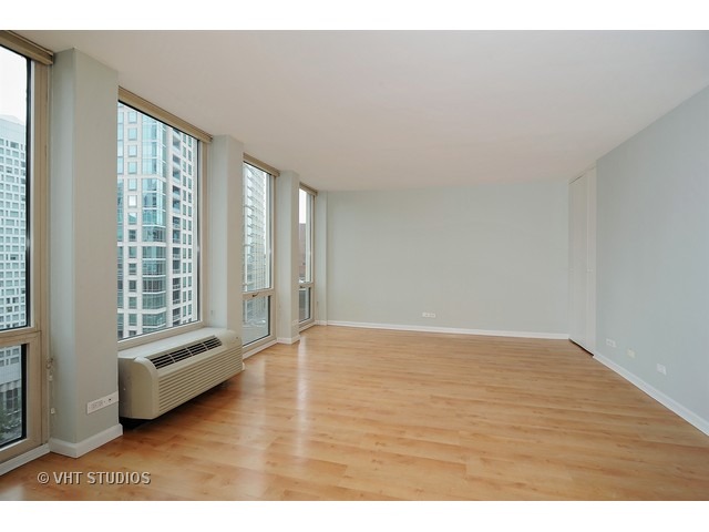 111 East Chestnut Street, Unit 20E Chicago, IL 60611 - Photo 5 of 10