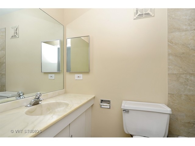111 East Chestnut Street, Unit 20E Chicago, IL 60611 - Photo 6 of 10