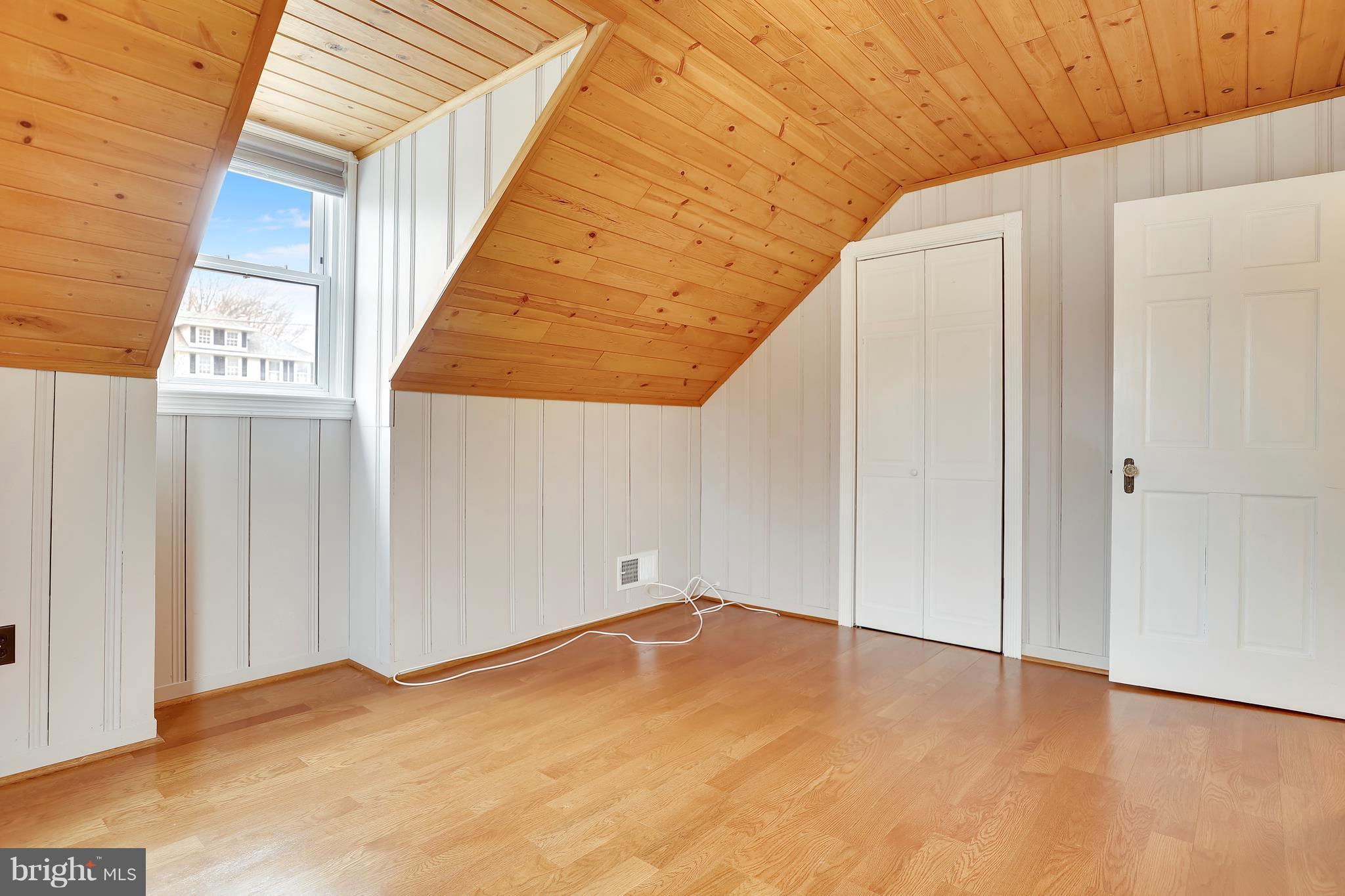 10402 Amherst Avenue Silver Spring, MD 20902 - Photo 22 of 30 Bedroom