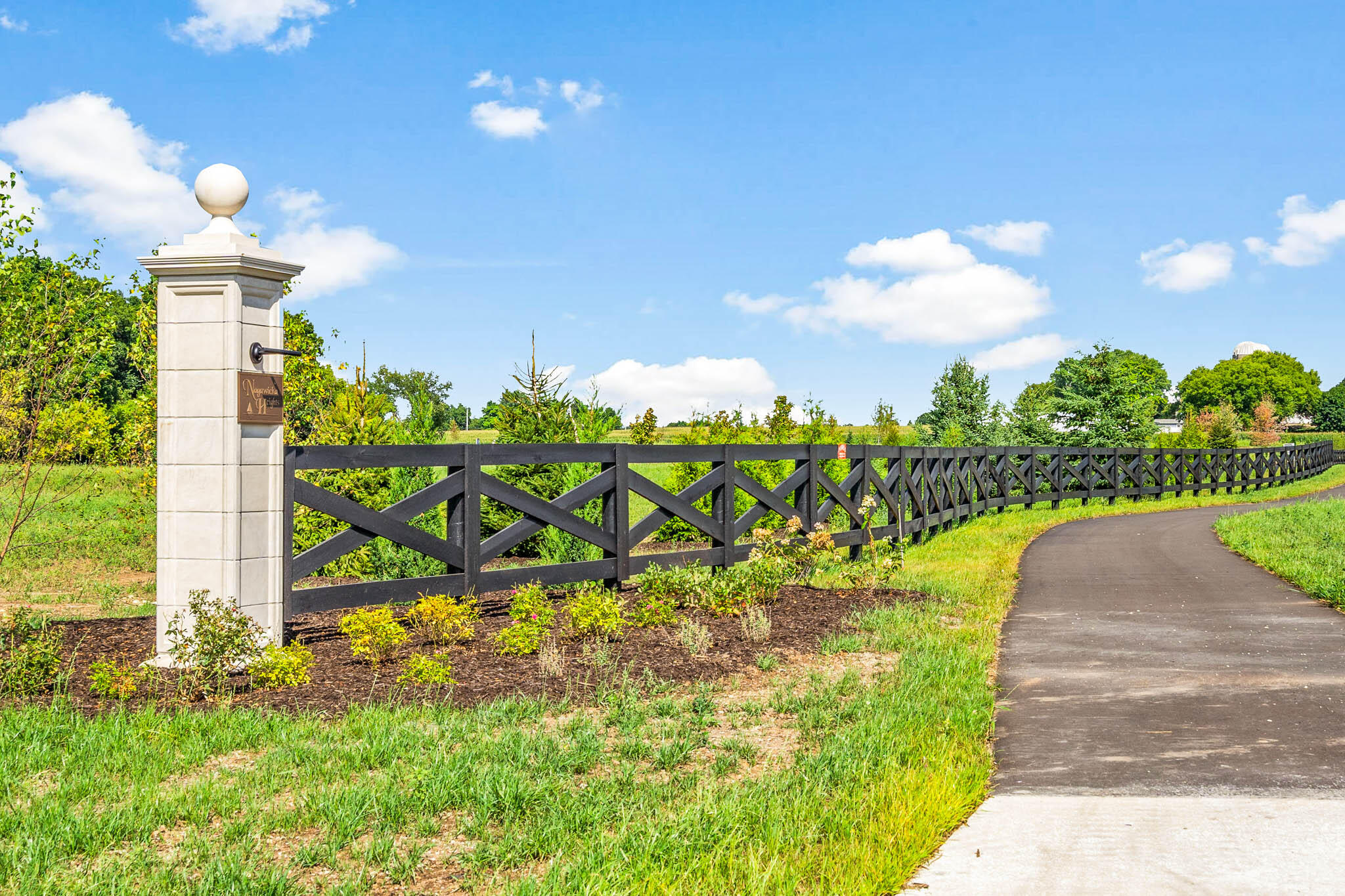 2761 Windward Lane, Delafield, WI 53029 Compass