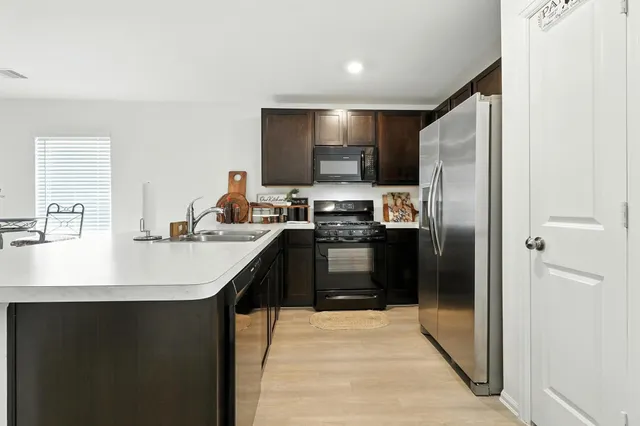 $1,825 | 379 Jewett Meadow Drive, Magnolia, TX 77354