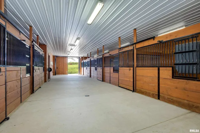 $3,450,000 | 5122 230th Street North, Unit NORTH, Port Byron, IL 61275