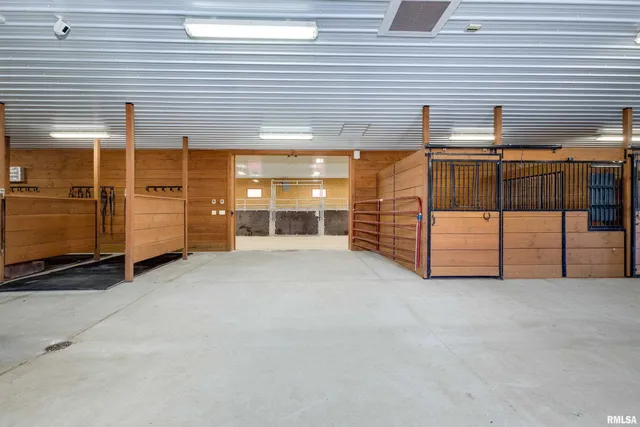 $3,450,000 | 5122 230th Street North, Unit NORTH, Port Byron, IL 61275