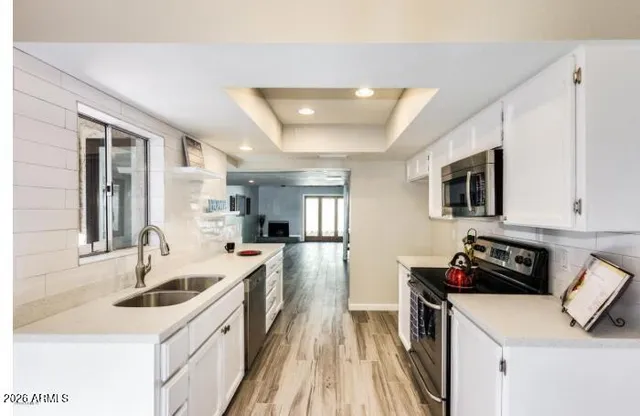 $2,500 | 2 East Loma Lane, Phoenix, AZ 85020