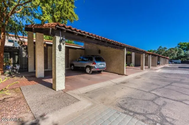 $2,500 | 2 East Loma Lane, Phoenix, AZ 85020