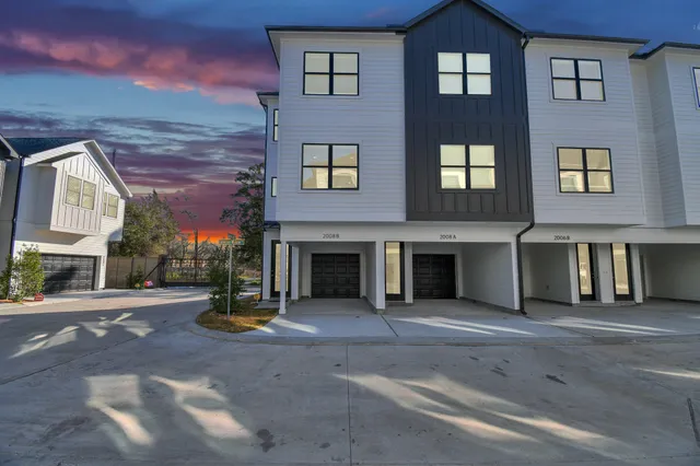 $1,895 | 2008 Laverne Holw Lane, Unit B, Houston, TX 77080