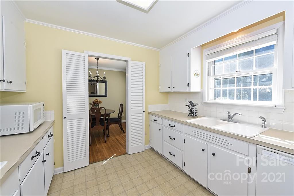 4100 Rutherford Drive Charlotte, NC 28210 - Photo 16 of 48 Gallery Image 16
