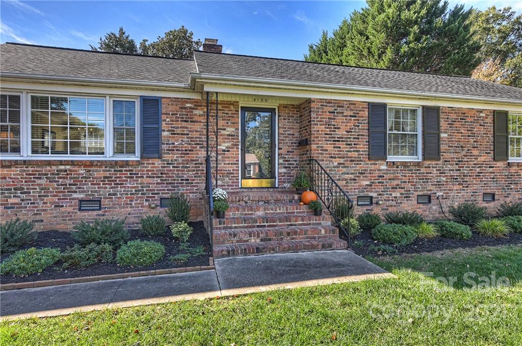 4100 Rutherford Drive Charlotte, NC 28210 - Photo 3 of 48 Gallery Image 3