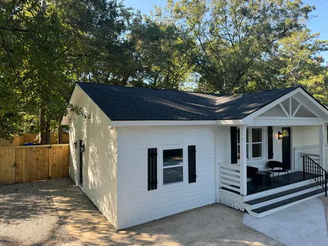 $695,000 | 1273 Mathis Ferry Road, Mount Pleasant, SC 29464