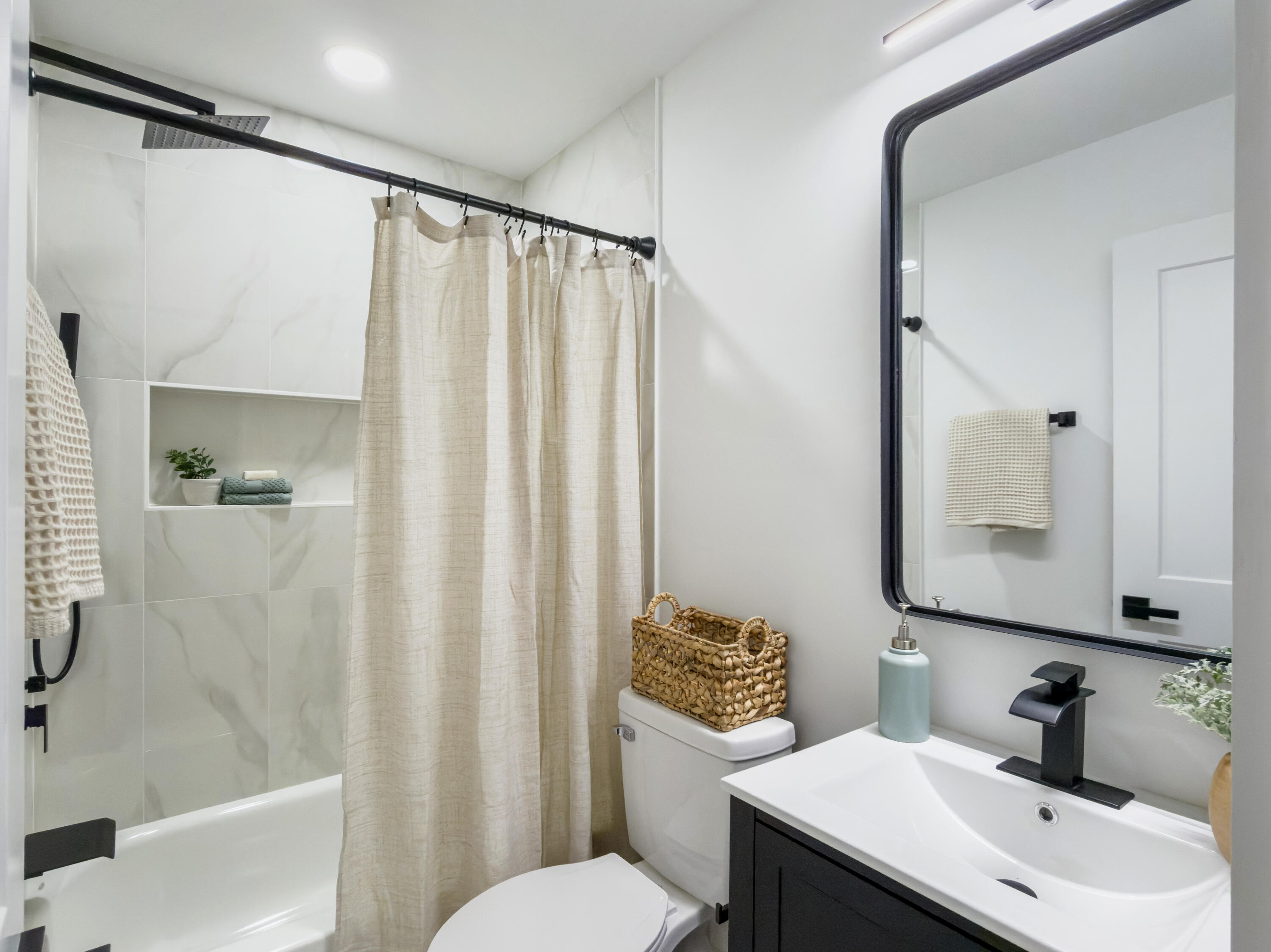 1273 Mathis Ferry Road Mount Pleasant, SC 29464 - Photo 24 of 41 Photo Dec 11 2025, 12 18 08 PM