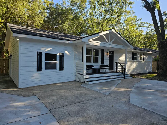 $695,000 | 1273 Mathis Ferry Road, Mount Pleasant, SC 29464